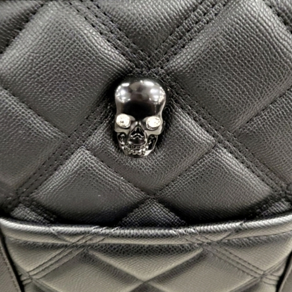 🖤🔹️Betsey Johnson🔹️ black Skull Tote Handbag or shoulder bag - Picture 9 of 9